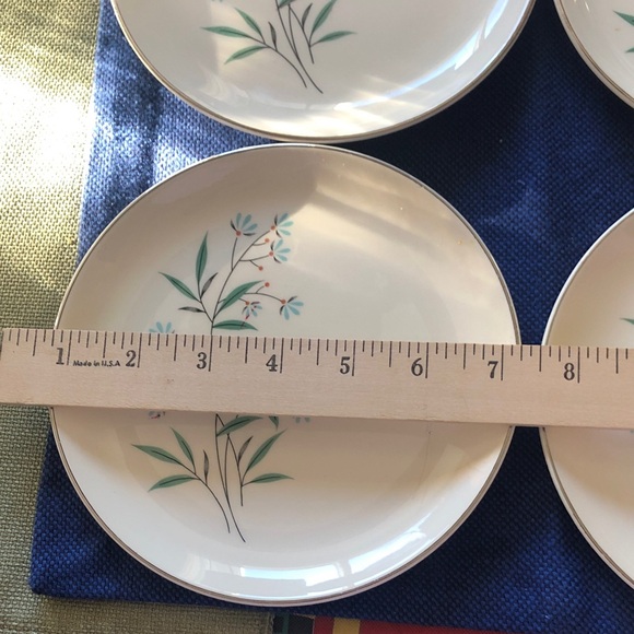 Vintage Floral Patterned lunch Plates Set of 5 - Picture 5 of 6